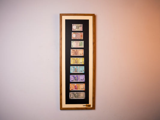 4 Notes Signature Frame, 4 Notes with same Date Serial Number Currency Note