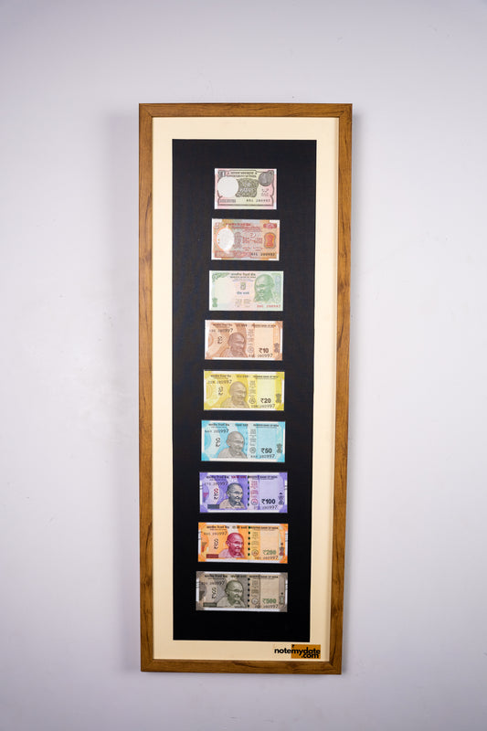 4 Notes Signature Frame, 4 Notes with same Date Serial Number Currency Note